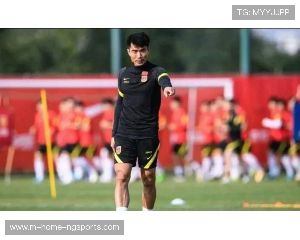 青岛西海岸雷森德中场屏障 郑智需提升球队阵地战控场能力 青岛西海岸雷森德中场屏障 郑智需提升球队阵地战控场能力